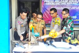Forkopimda Lumajang musnahkan ratusan knalpot brong