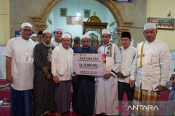 Pemprov Jambi salurkan bantuan Baznas dan CSR Bank 9 ke kaum duafa