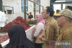 Bupati Bangka Tengah turun pantau harga dan ketersediaan bahan pokok