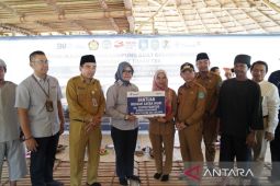 PT Timah Tbk Serahkan Tiga Bantuan untuk Masyarakat di Kecamatan Belinyu