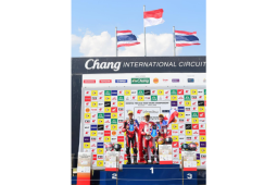 Pebalap AHM kumandangkan Indonesia Raya di ARRC Thailand