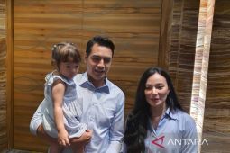 Asmirandah dan Jonas ungkap kekompakan mengasuh buah hati