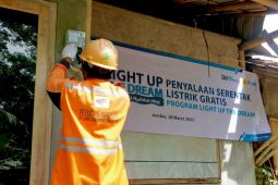 PLN salurkan program bantuan kepedulian Light Up the Dream