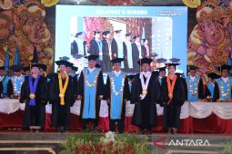 Universitas Pendidikan Ganesha Bali kukuhkan empat guru besar baru
