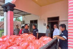 PT Timah salurkan bantuan korban puting beliung di Desa Jeriji