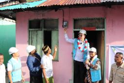Warga Namatota Kaimana menanti 78 tahun untuk menikmati listrik