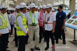 Luhut: Pemasangan rel kereta cepat Jakarta-Bandung rampung