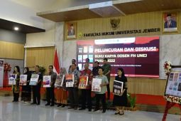 Wakil Ketua MK apresiasi peluncuran 9 buku karya dosen FH Universitas Jember