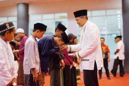Pemkab Kediri berikan santunan anak yatim