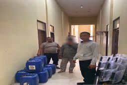 Polisi amankan 10 Jerigen Tuak siap edar di Palas