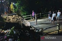 Desa Upomela di Kabupaten Gorontalo terisolir akibat jembatan putus