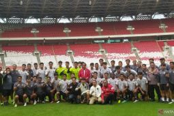 Presiden Jokowi dan Erick Thohir menemui pemain Timnas U-20 di Stadion GBK