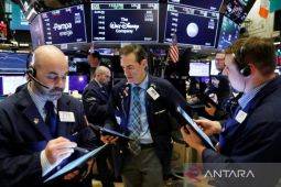 Wall Street ditutup melemah di tengah ketidakpastian negosiasi plafon utang