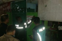 Diduga terdapat asusila di warung, dua pria diamankan Satpol PP