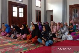 GOW Mukomuko santuni puluhan anak yatim