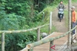 BPBD Cianjur catat 4 jembatan putus dihantam banjir