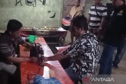 Polisi sita belasan botol minuman keras dari kafe remang-remang di Deliserdang