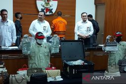 Rafael Alun resmi kenakan rompi oranye bertuliskan "Tahanan KPK"