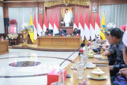 Lalu lintas kendaraan ke Pura Agung Besakih diatur semasa upacara