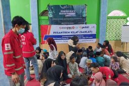 PMI Sukabumi edukasi puluhan santri tentang kesiapsiagaan bencana