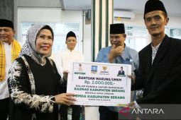 Manfaatkan Momen Ramadhan, Bupati Serang Salurkan BantuanKeagamaan