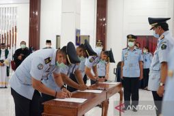 Kakanwil Kemenkumham Sumut lantik 17 ASN