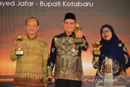 Bupati Kotabaru raih Top Pembina BUMD Awards 2023