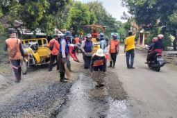 DPUPR Magetan pelihara jalan menghadapi libur Lebaran 2023