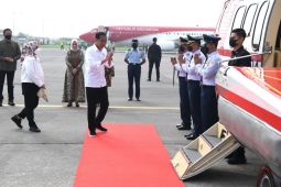 Jokowi tanam padi dan kunjungi pasar di Tuban Jawa Timur