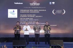 Majalah TopBusiness beri penghargaan BUMD terbaik 2023
