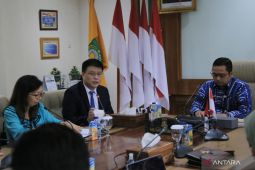 Investor luar negeri jajaki investasi produksi alat kesehatan di kota Tangerang