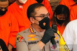 Polisi mengamankan seorang WNA asal California AS karena diduga aniaya warga
