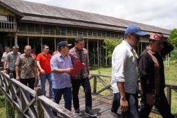 Lasarus sebut anggaran renovasi Rumah Betang Lunsa Hilir Rp19 miliar