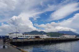 Cuaca buruk, KSOP Ternate tunda pelayaran tujuan Manado-Bitung