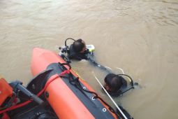 SAR cari pencari besi tua tenggelam di Batanghari