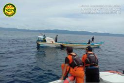 Tim SAR selamatkan empat awak kapal di perairan Raja Ampat