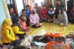 Mensos Risma kunjungi bocah penderita tumor otak di Sampang