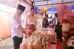 Lewat instagram, bupati dan istri bantu promosikan UMKM Trenggalek