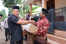 Polres Trenggalek salurkan bansos sekaligus sosialisasi kamtibmas