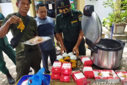 Kronologi polisi syariat Aceh gerebek Indomaret karena jual nasi di bulan Ramadhan