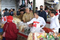 Presiden Jokowi kunjungi Pasar Selo Boyolali didampingi Zulhas dan Ganjar