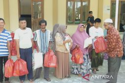 Dewan Dakwah salurkan 150 paket Ramadhan bagi keluarga kurang mampu