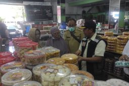Petugas temukan produk pangan tidak layak edar di Trenggalek