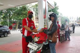 Pertamina bagikan paket takjil gratis di 131 SPBU di wilayah Sumbagsel