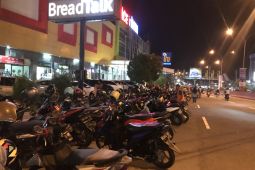 Tukang parkir  di MCM Ambon alami peningkatan pemasukan jelang lebaran
