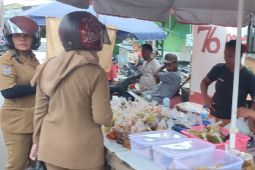 Berburu takjil Ramadhan dan tali persaudaraan di Tanah Papua