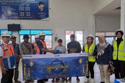 Pelindo Pangkalbalam bagikan 1.000 takjil ke penumpang kapal