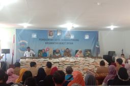 Pemkot Pangkalpinang salurkan 13,47 ton beras kepada mayarakat Bukit Intan