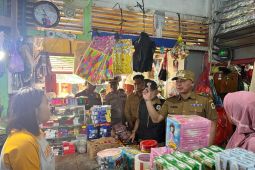 Wabup Kapuas Hulu imbau pedagang agar tidak jual barang kadaluwarsa