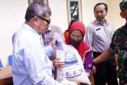 283.562 keluarga di Garut dapat bantuan beras